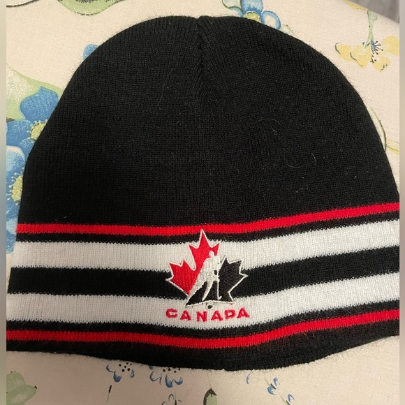 Hockey Canada Beanie - Picture 1 of 2